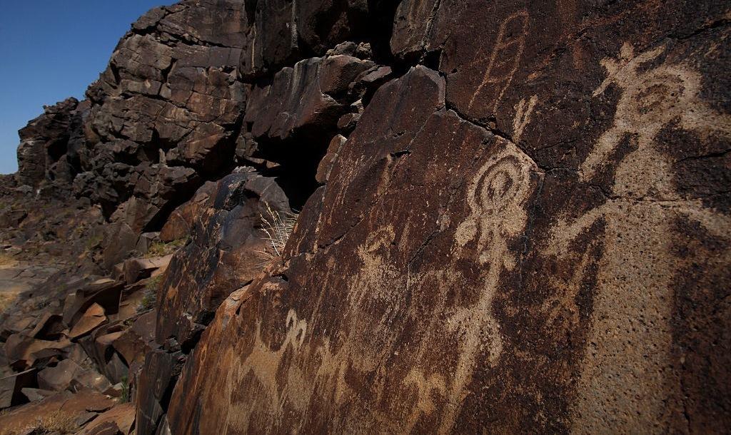 Popular Culture, Native Ontology, and the Misuse of Mascots (Kenneth Lokensgard)